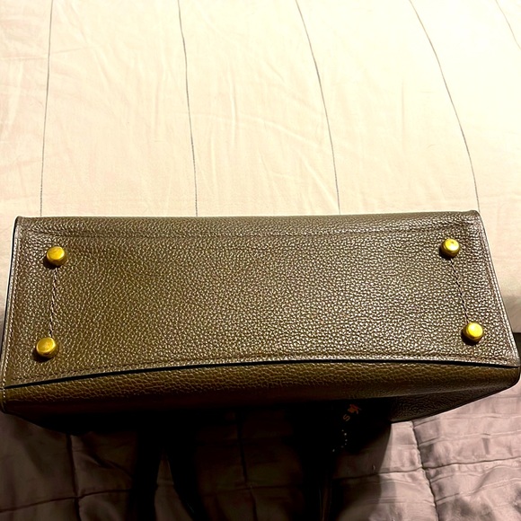 SLIGHTLY USED COACH PURSE - OLIVE GREEN - Picture 2 of 8